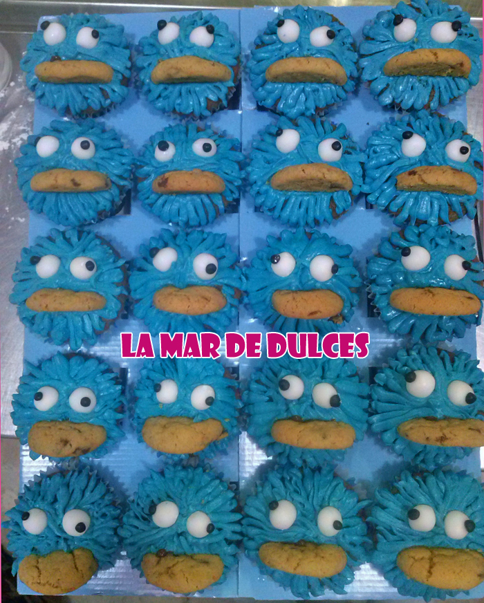 Cupcakes del monstruo de las galletas para comunión Sevilla